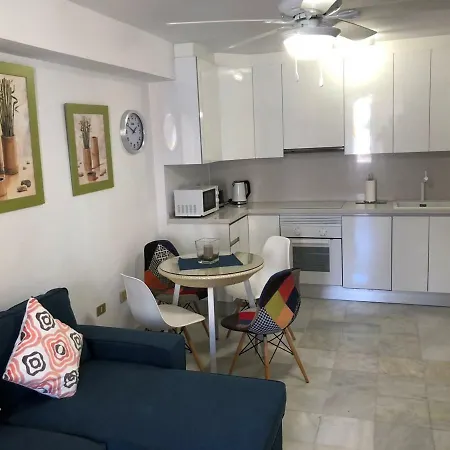 Apartamento Ground Floor No 5 With Fantastic Heated Pool Close To The Sea, Gardensite