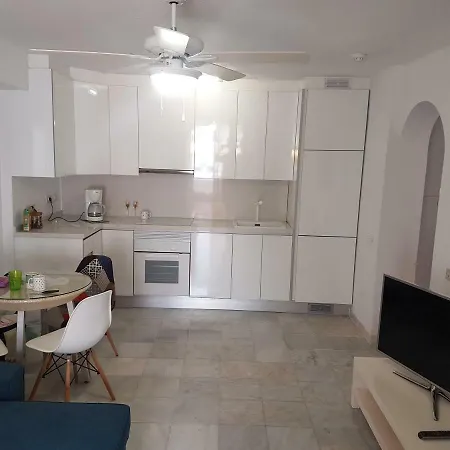 شقة Ground Floor No 5 With Fantastic Heated Pool Close To The Sea, Gardensite