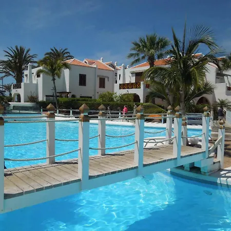 شقة Ground Floor No 5 With Fantastic Heated Pool Close To The Sea, Gardensite